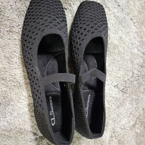 CL by Chinese Laundry Black Flats